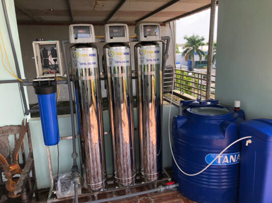 Lọc tổng inox 3 cột lắp ngoài trời cạnh bồn nước – TADA Home